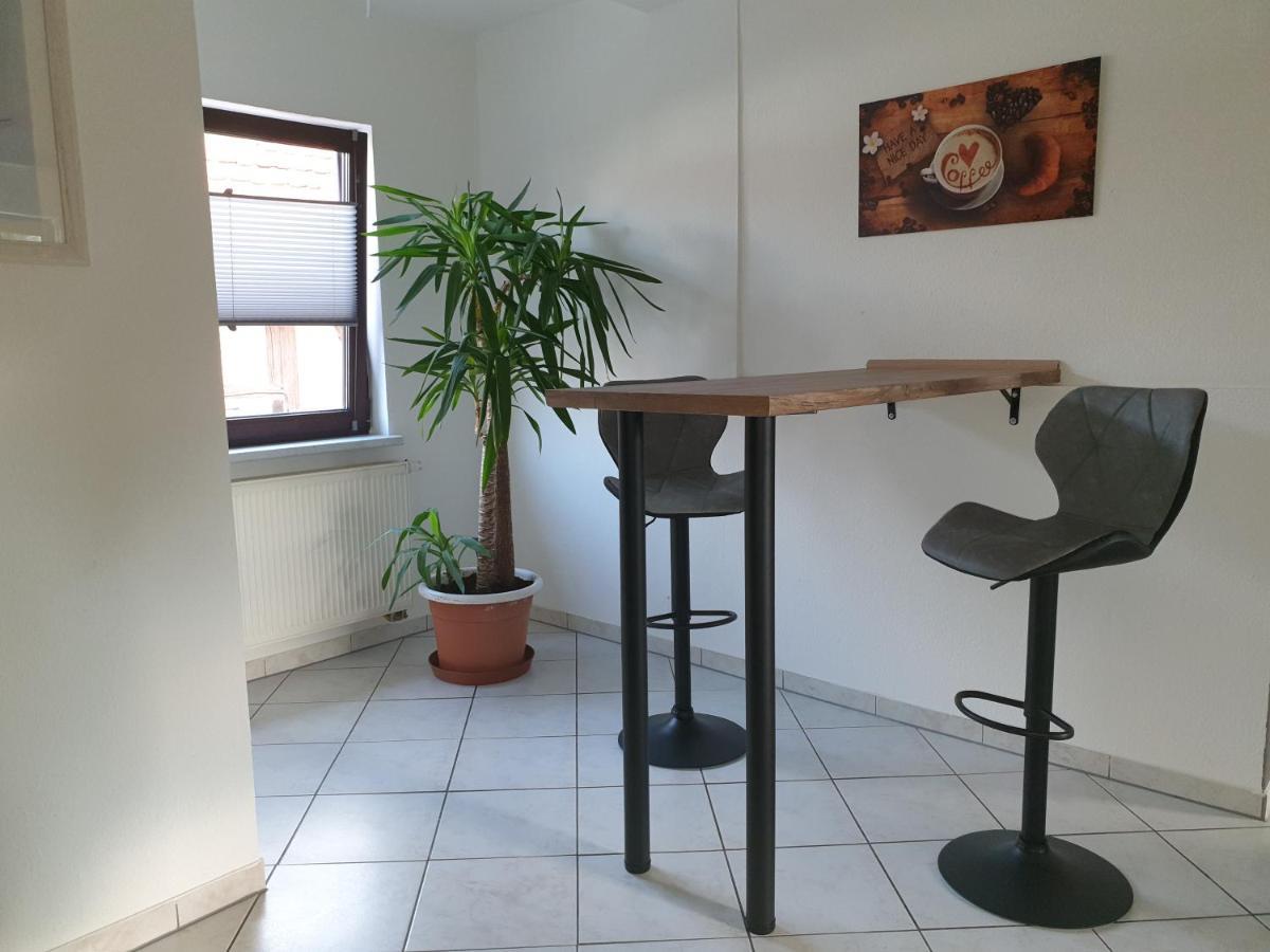 Ganze Ferienwohnung 5 Km Von Erfurt, Mit Kaffeevollautomat, Tv, Wlan, Boxspringbett, Schlafsofa Und Einkaufsmoeglichkeiten, Sehr Gute Anbindung Zur A71 Und A4, Kostenloser Oeff Parkplatz Fuer Pkw Und Transporter Elxleben 외부 사진