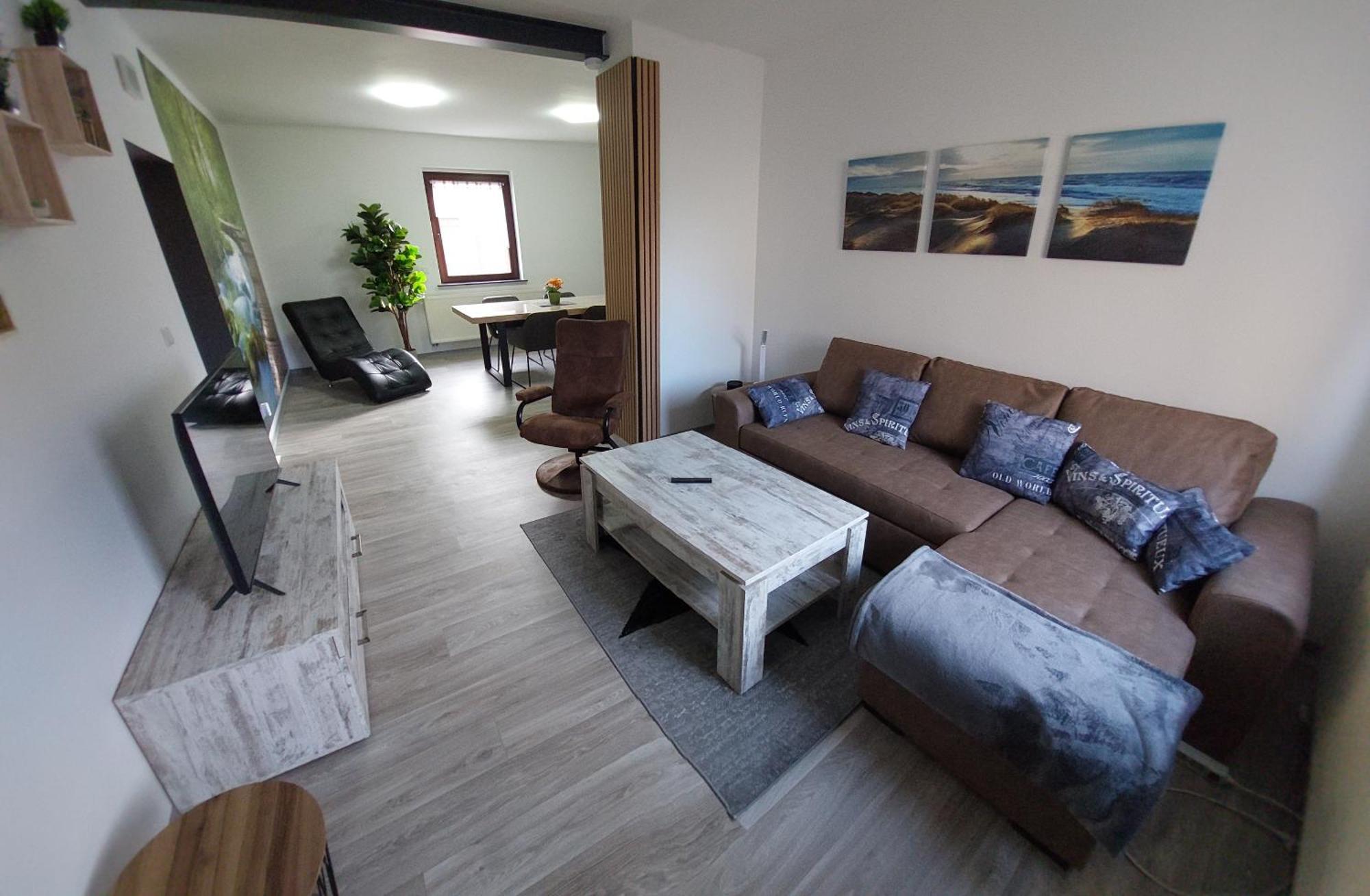 Ganze Ferienwohnung 5 Km Von Erfurt, Mit Kaffeevollautomat, Tv, Wlan, Boxspringbett, Schlafsofa Und Einkaufsmoeglichkeiten, Sehr Gute Anbindung Zur A71 Und A4, Kostenloser Oeff Parkplatz Fuer Pkw Und Transporter Elxleben 외부 사진