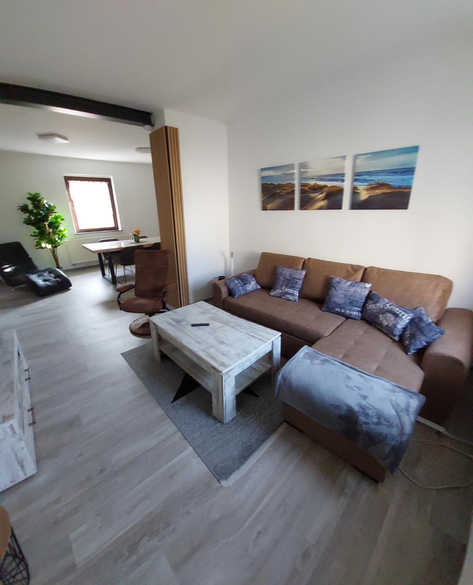Ganze Ferienwohnung 5 Km Von Erfurt, Mit Kaffeevollautomat, Tv, Wlan, Boxspringbett, Schlafsofa Und Einkaufsmoeglichkeiten, Sehr Gute Anbindung Zur A71 Und A4, Kostenloser Oeff Parkplatz Fuer Pkw Und Transporter Elxleben 외부 사진