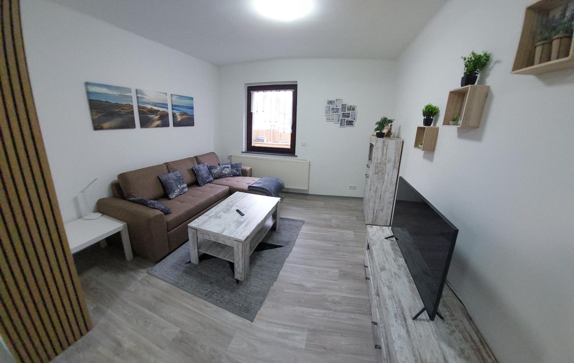 Ganze Ferienwohnung 5 Km Von Erfurt, Mit Kaffeevollautomat, Tv, Wlan, Boxspringbett, Schlafsofa Und Einkaufsmoeglichkeiten, Sehr Gute Anbindung Zur A71 Und A4, Kostenloser Oeff Parkplatz Fuer Pkw Und Transporter Elxleben 외부 사진