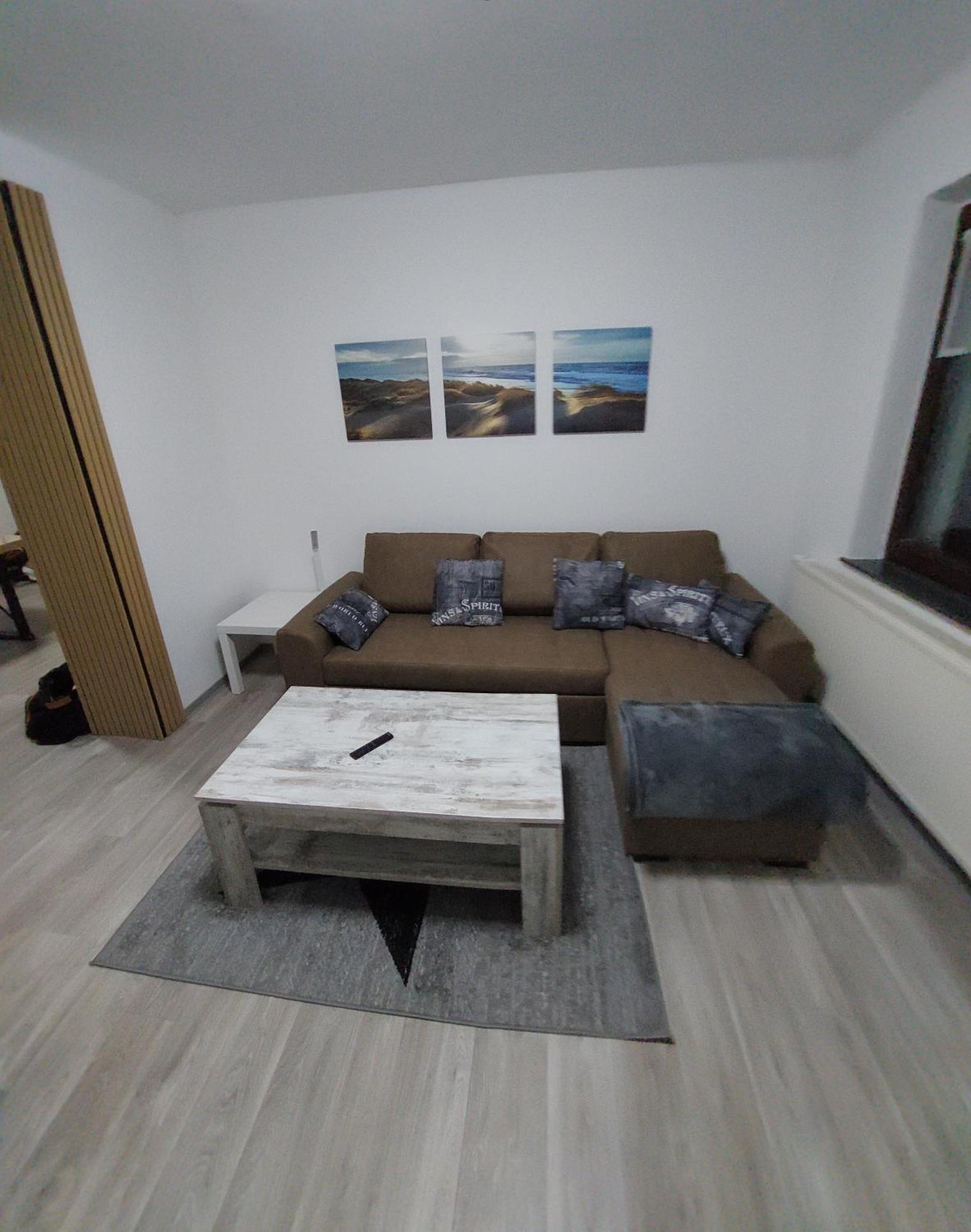 Ganze Ferienwohnung 5 Km Von Erfurt, Mit Kaffeevollautomat, Tv, Wlan, Boxspringbett, Schlafsofa Und Einkaufsmoeglichkeiten, Sehr Gute Anbindung Zur A71 Und A4, Kostenloser Oeff Parkplatz Fuer Pkw Und Transporter Elxleben 외부 사진