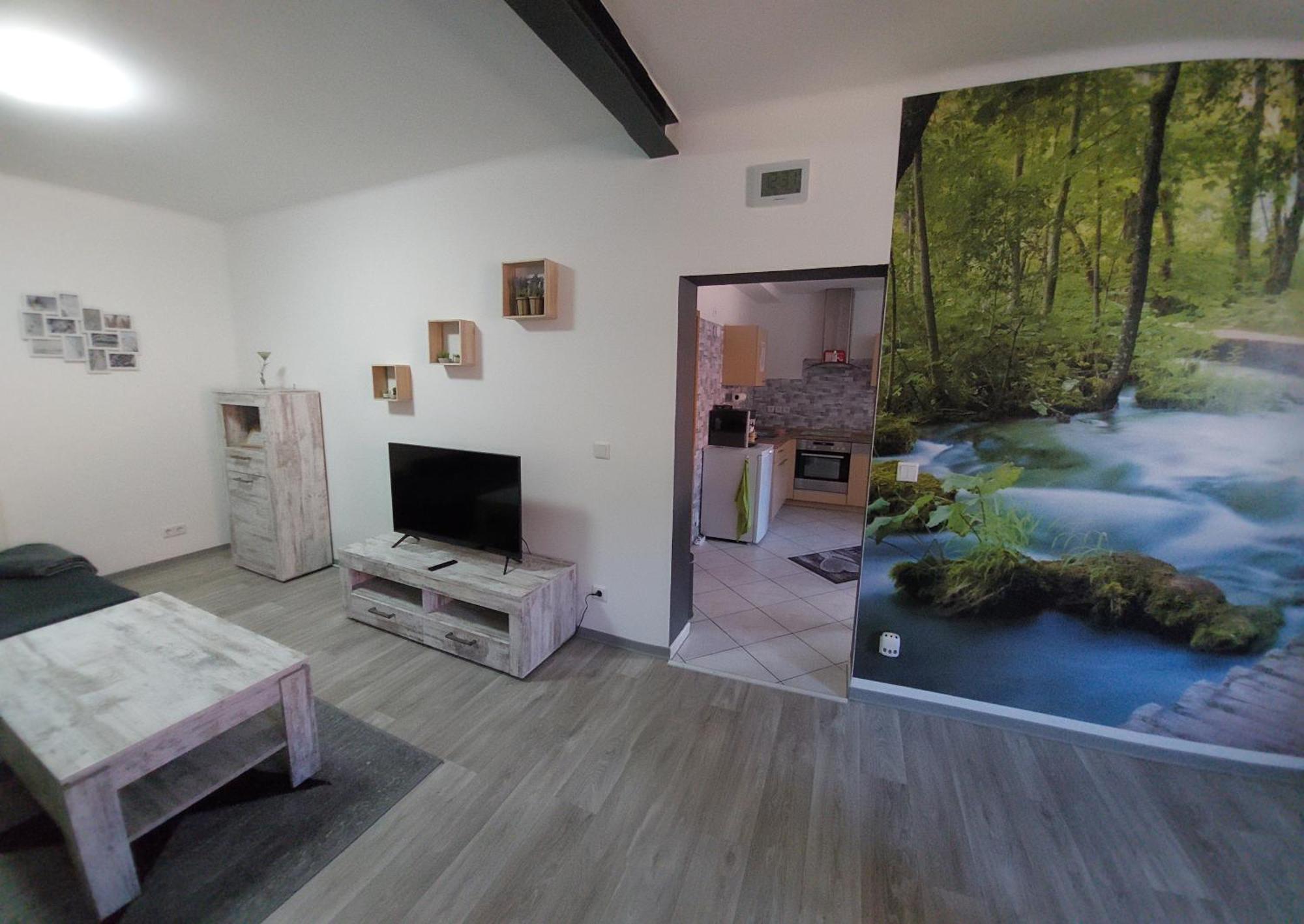 Ganze Ferienwohnung 5 Km Von Erfurt, Mit Kaffeevollautomat, Tv, Wlan, Boxspringbett, Schlafsofa Und Einkaufsmoeglichkeiten, Sehr Gute Anbindung Zur A71 Und A4, Kostenloser Oeff Parkplatz Fuer Pkw Und Transporter Elxleben 외부 사진