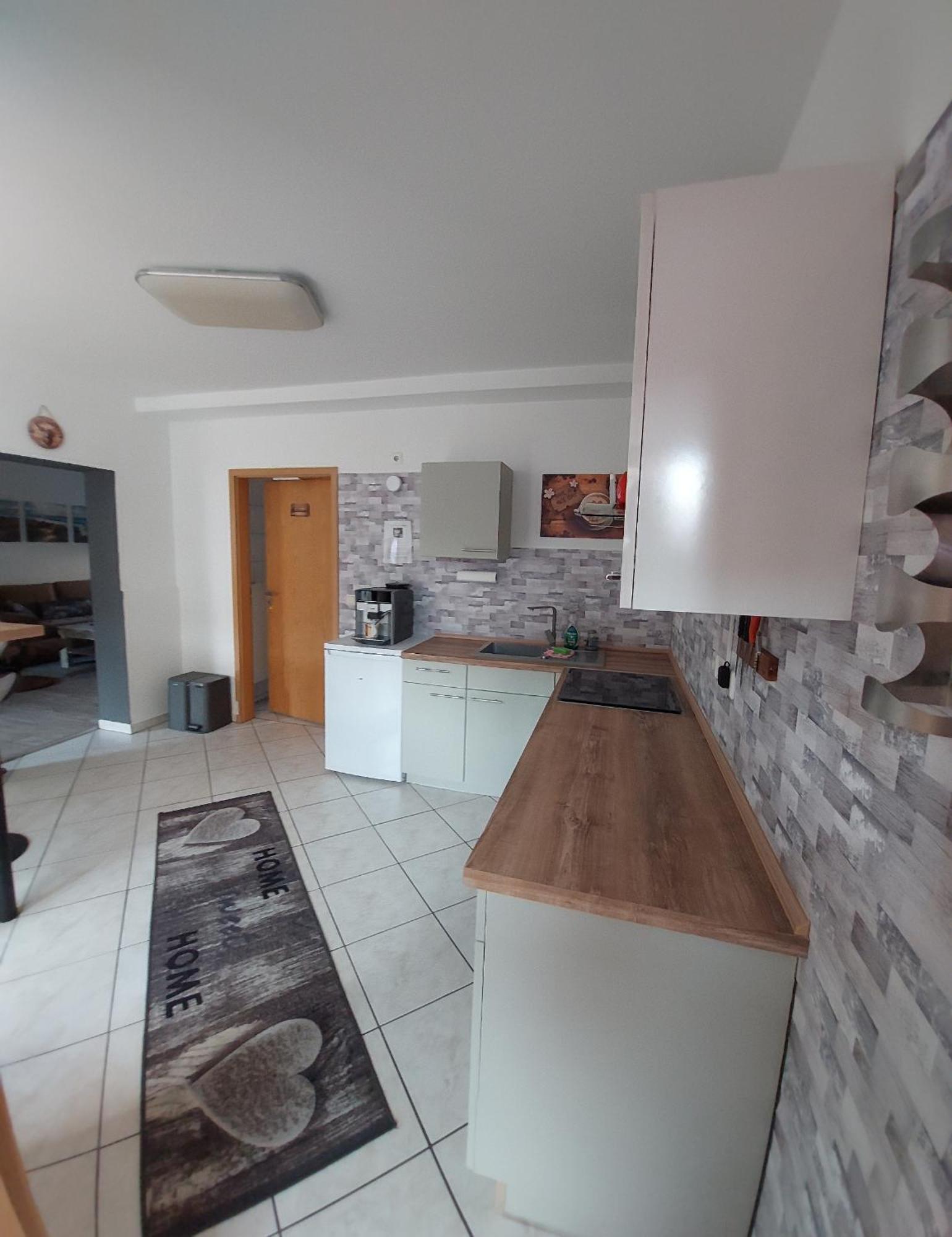Ganze Ferienwohnung 5 Km Von Erfurt, Mit Kaffeevollautomat, Tv, Wlan, Boxspringbett, Schlafsofa Und Einkaufsmoeglichkeiten, Sehr Gute Anbindung Zur A71 Und A4, Kostenloser Oeff Parkplatz Fuer Pkw Und Transporter Elxleben 외부 사진